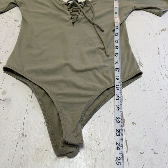 Ambiance Women's Size Medium Green Short Sleeve Lace Up Body Suit - Picture 13 of 16